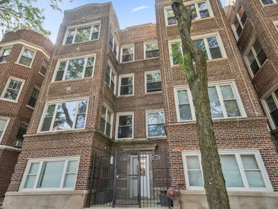 7650 N Greenview Ave #2