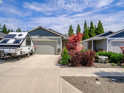 218 NE Whispering Cliff Ct