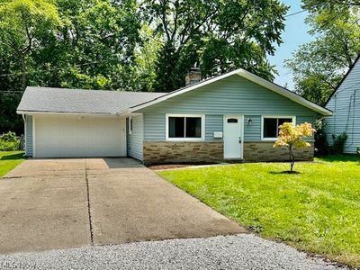 Property at 5479 Mooreland Ave, Mentor On The Lake, OH