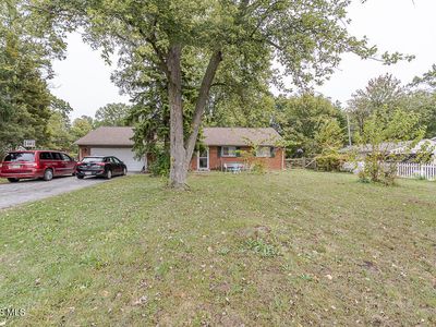 3232 Moffat Rd