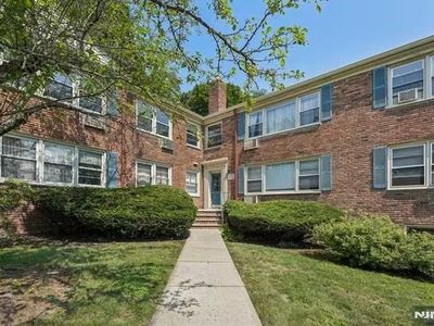 24 Hutton Avenue #80