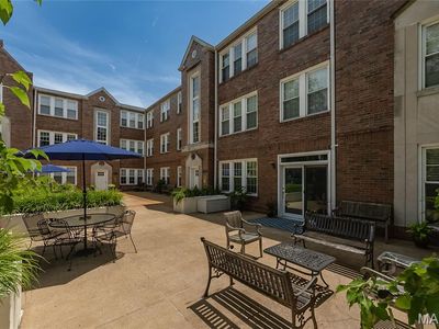 7564 Wydown Blvd APT 1B