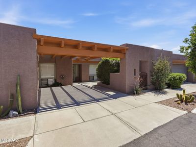 3136 E Macenroe Ln