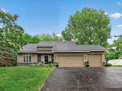 10261 Phaeton Dr