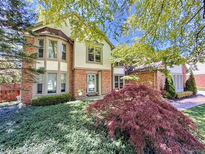 863 Superior Dr