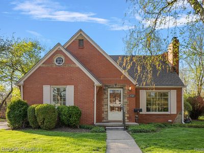 32321 Arlington Dr