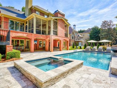 7415 Laurel Oak Dr