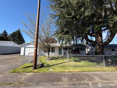 359 Douglas Street