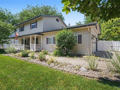831 Mayflower Dr