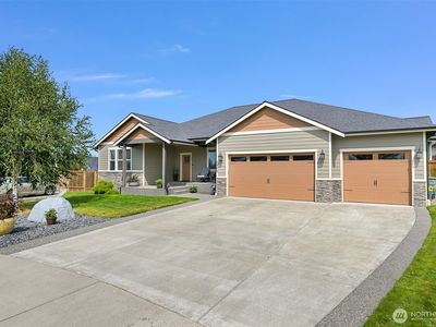 5962 April Lane