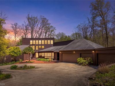 6 Whisperwood Ln