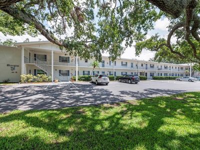 500 GLENNES LANE #206