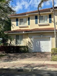 3121 N Evergreen Circle