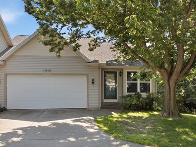 1416 Woodlawn Cmns