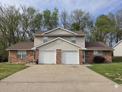 3909-3911 Olympic Ct