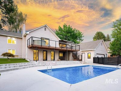 2501 E Parkside Dr