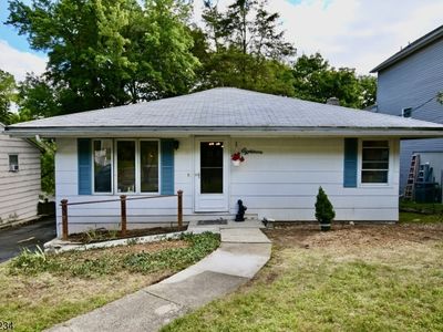 18 Delaware Ave