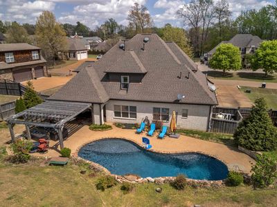 107 Waters Edge Cv