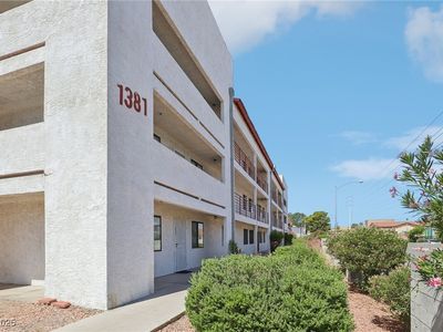 1381 E University Ave APT 301