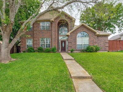 870 Raintree Ln