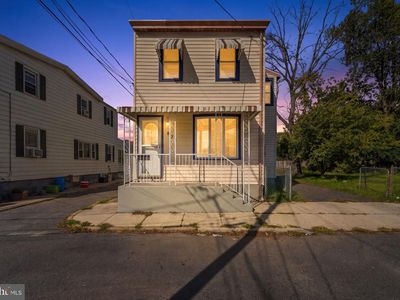 921 George St