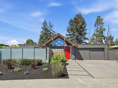 1109 Lorne Way