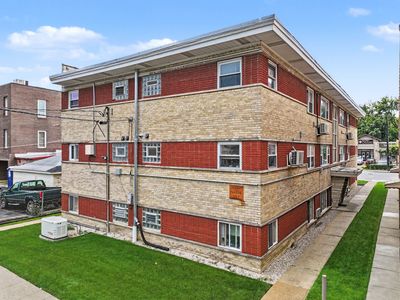 Property at 6043 N Northwest Hwy APT 5, Chicago, IL