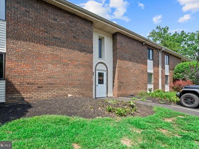 27 Hatters Ct #27