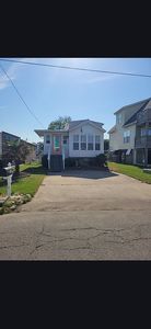 136 Dolphin Ct
