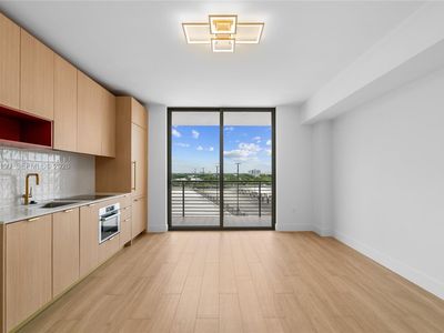 90 NE 32nd St #918