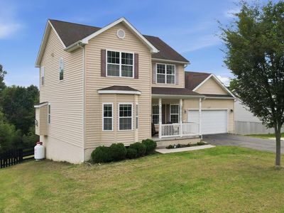 224 Paragon Dr