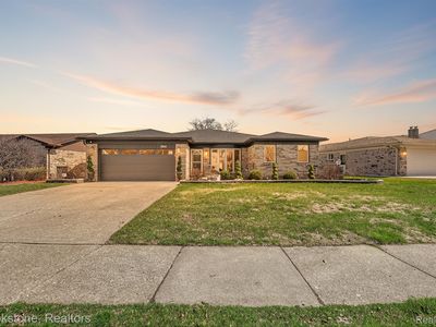 14327 Lakeshore Dr