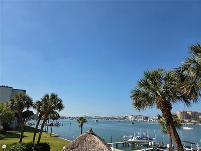 650 Island Way APT 202