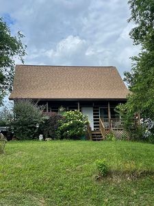 1027 Green Meadows Dr