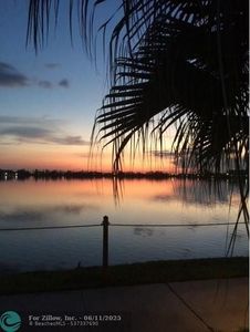 109 Lake Emerald Dr UNIT 204