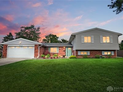 5025 Artesia Dr