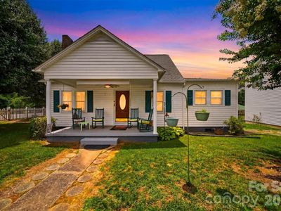 408 Garrou Ave SE