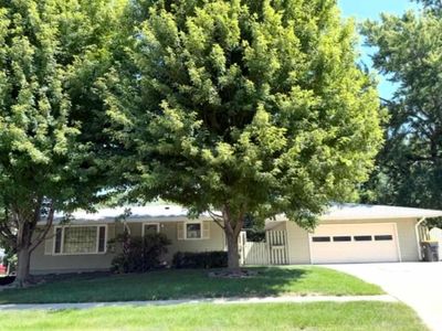 1100 Brookwood Dr