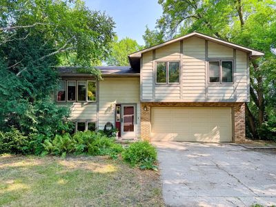 210 W Everett Ave