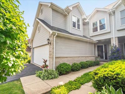 Property at 905 Thornwood Ct, Saint Charles, IL