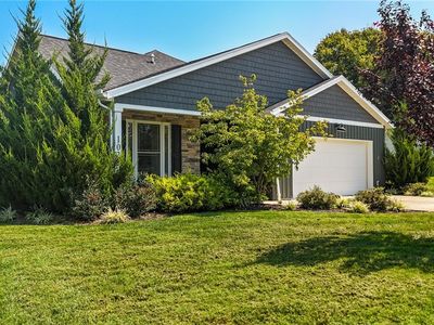 102 Turning Leaf Ln