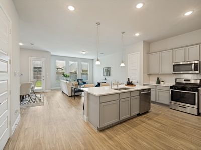 809 Cromwell Dr