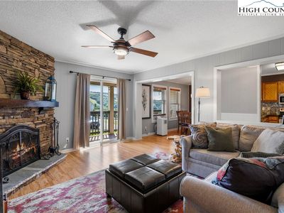 301 Pinnacle Inn Road UNIT 3209