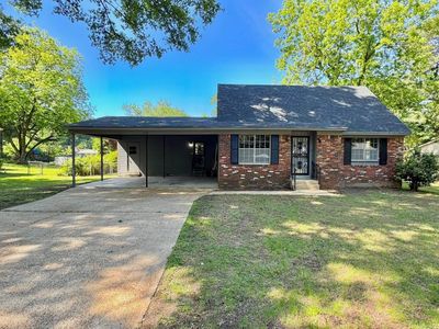 230 Lexington Dr