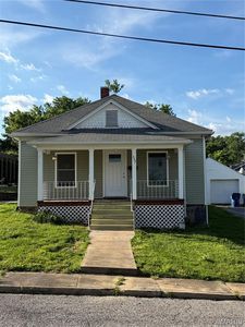 327 N 7th St