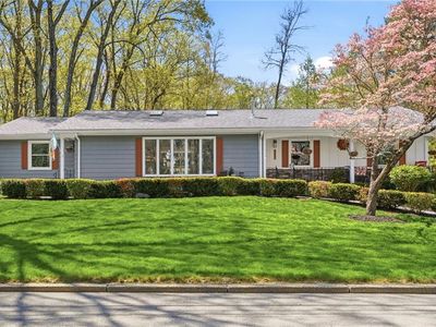 7 Meadowbrook Rd