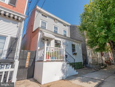 560 2nd St