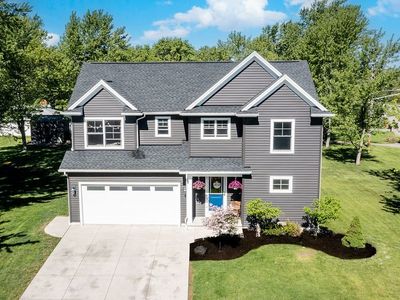35 Lakewood Dr