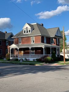 1100 Walnut St