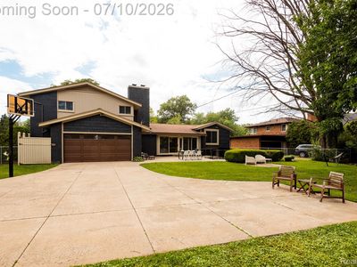 Property at 600 Middlesex Rd, Grosse Pointe Park, MI